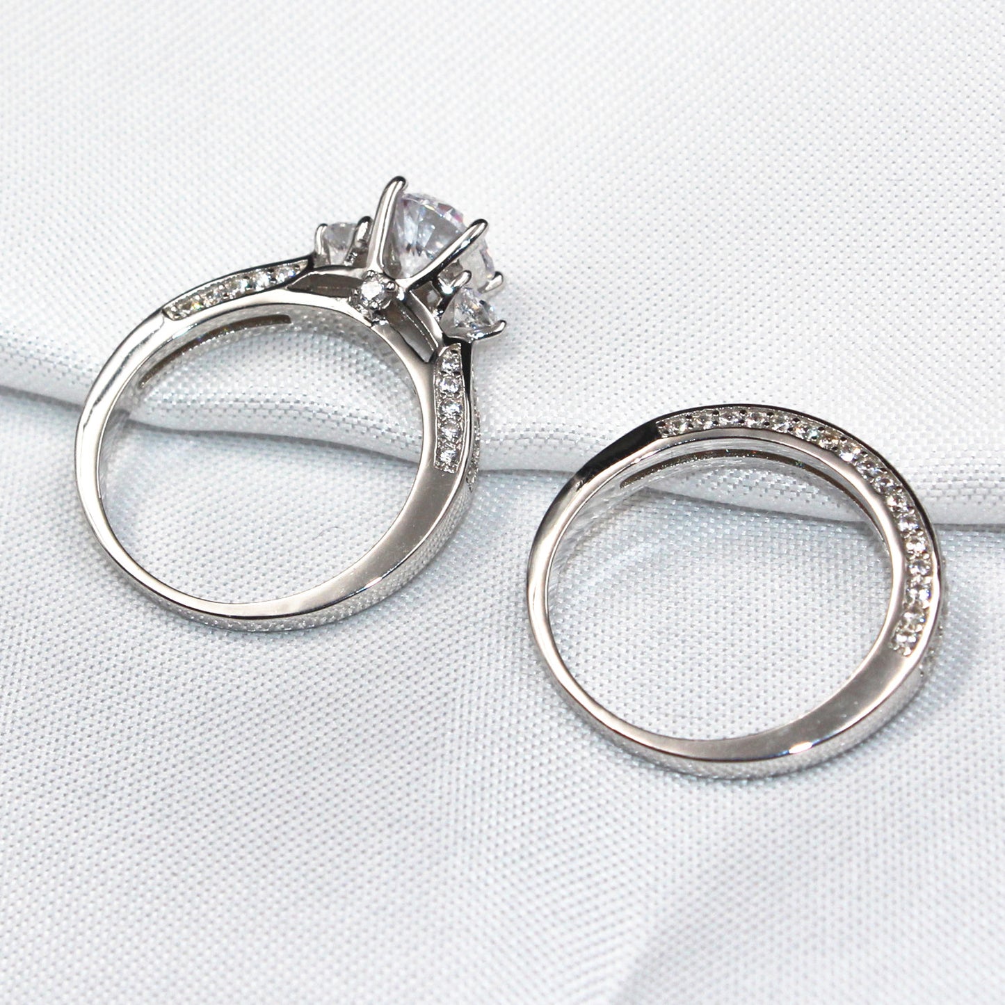 MABELLA Three Stone Silver Wedding Ring Set 2.3 Carats Round Cut Cubic Zirconia Gift for Women